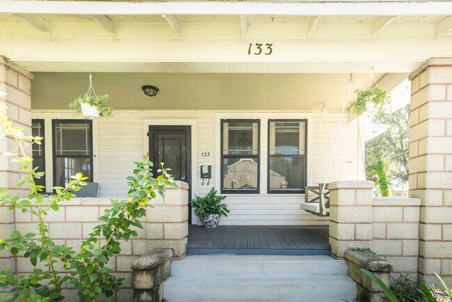 Front Porch - 133 Oviedo St
