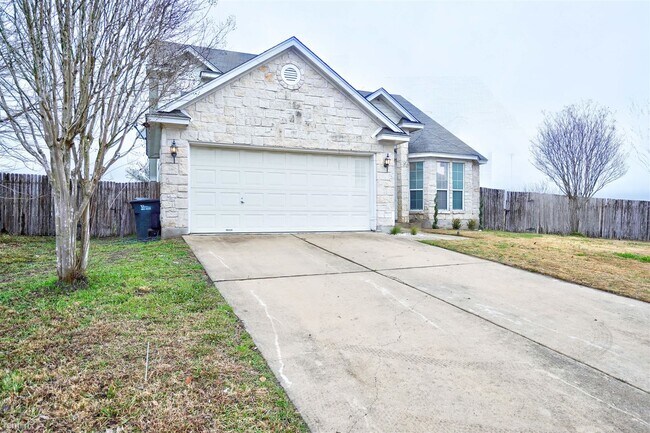 Building Photo - 3 br, 2.5 bath House - 124 Lago Grande Dr