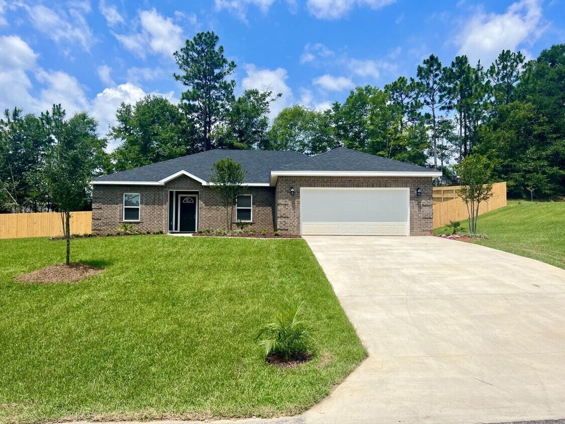 Primary Photo - Beautiful north Crestview 4/Bed/2Bath Home