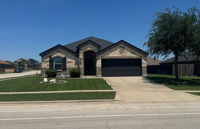 Building Photo - 3701 Cotton Patch Dr