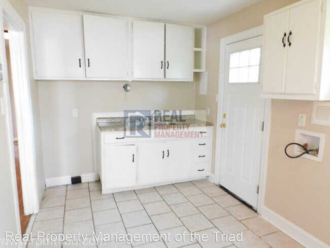 Building Photo - 3 br, 1 bath House - 1525 Tucker Street