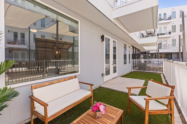 Building Photo - 5820 1/2 Cameron Rd