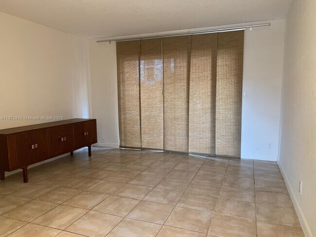 Foto del edificio - 4123 NE 21st Terrace