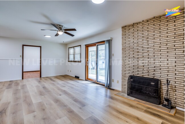 Building Photo - 6503 E Oneida St