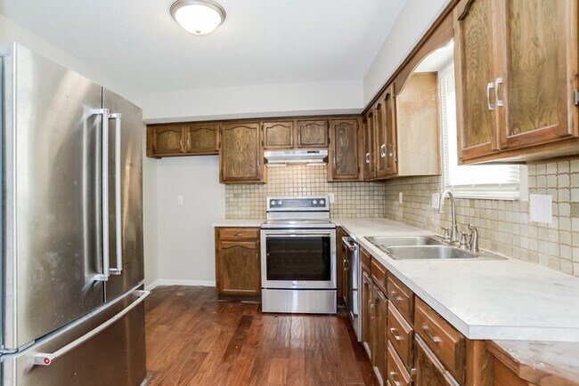 Foto del edificio - 6705 NW Hidden Valley Rd