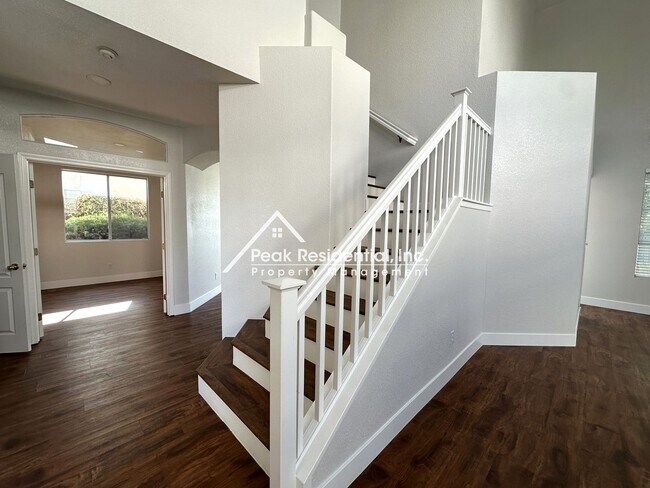 Building Photo - Island Home in Laguna West. Updated 4 bedroom
