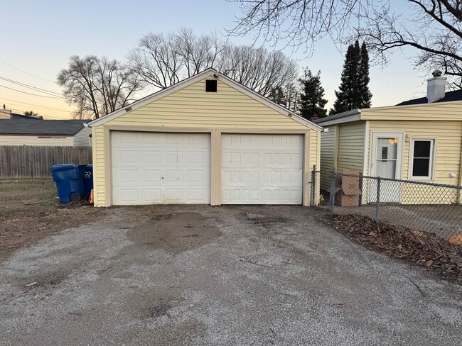 Foto del edificio - 3878 Johnson Ave