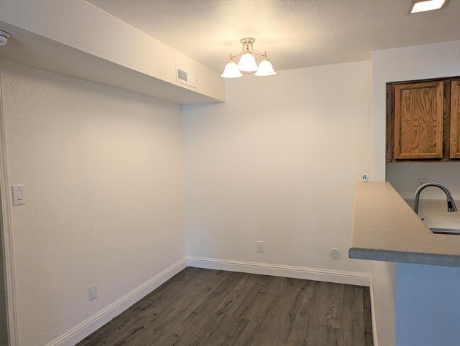 Building Photo - 2881 Huntington Blvd