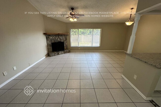 Foto del edificio - 4129 Yellowwood Dr