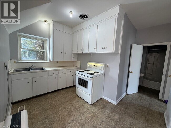 Photo du bâtiment - 571 Ontario St