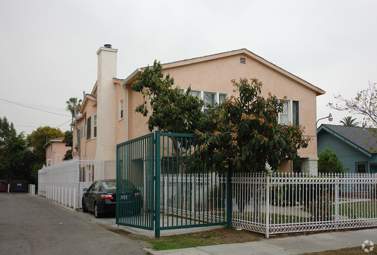 Primary Photo - 642 N Berendo St