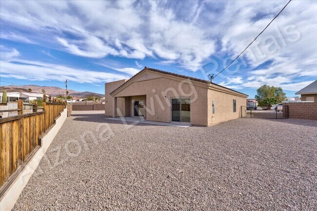 Foto del edificio - RV GARAGE HOME