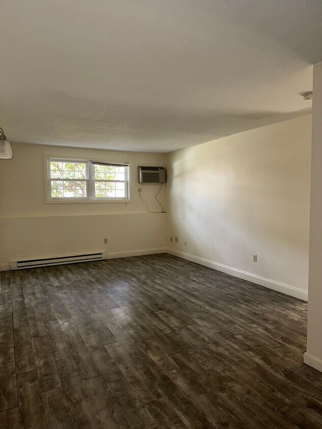 Building Photo - 2 Bedroom Condo in Madison Arms
