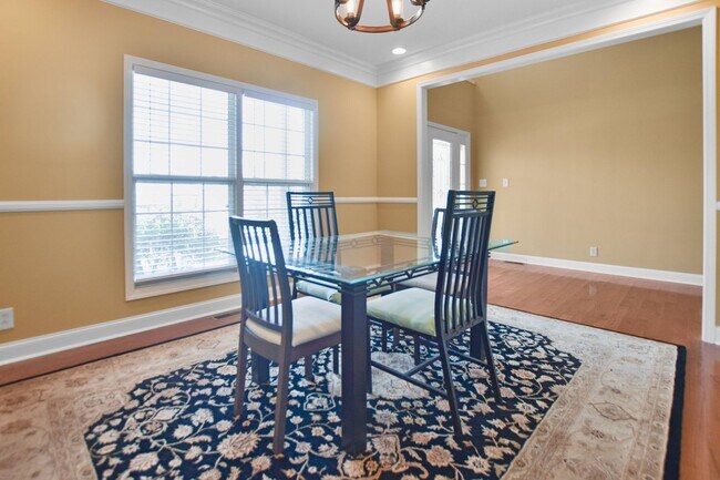 Foto del edificio - Pet Friendly Four Bedroom with Bonus!