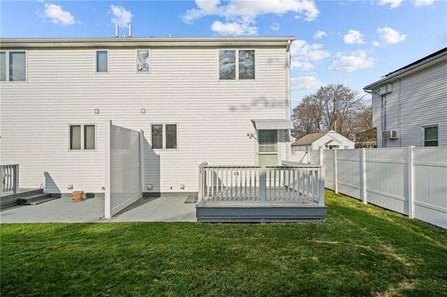 Building Photo - 44 Nellie St