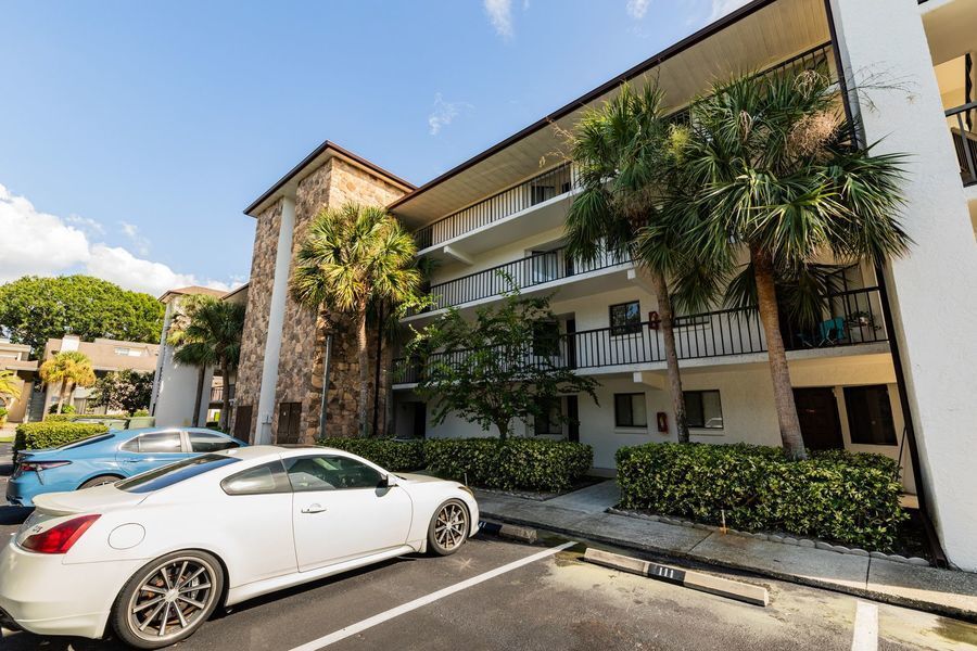Foto principal - 2037 San Marcos Dr, Unit 221