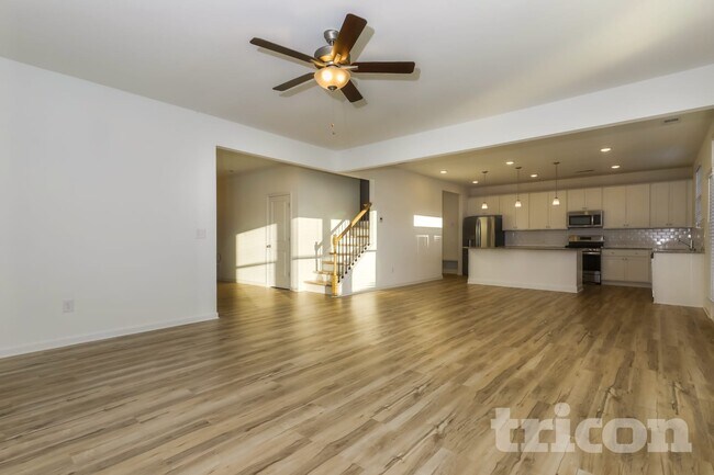 Foto del edificio - 132 Everett Sq