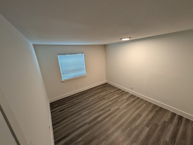 Building Photo - 7431 Holly Hill Dr