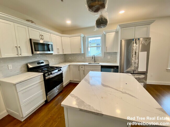 Building Photo - 19-21 Bellevue St