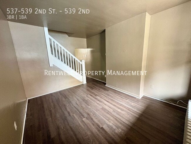Photo - 537-539 2nd St.-539 2nd Apartment