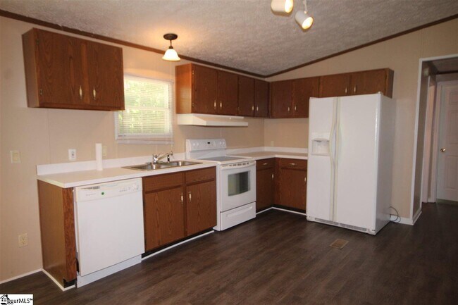 Building Photo - 136 Fieldmont Cir