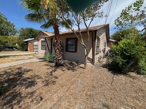 Building Photo - 1067 Rayburn Dr