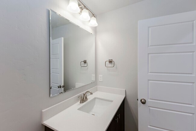 Foto del edificio - Adorable and affordable Duplex for rent in...