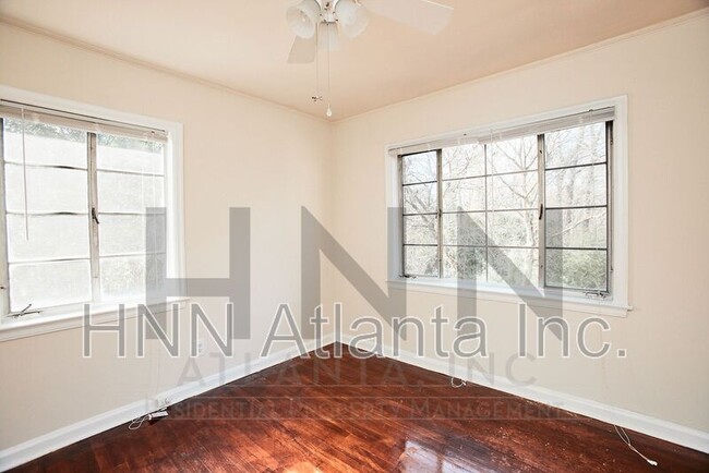 Building Photo - 1341 Briarwood Dr NE
