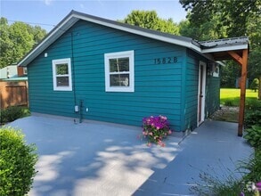 Building Photo - 1582 Chestnut Ridge Rd