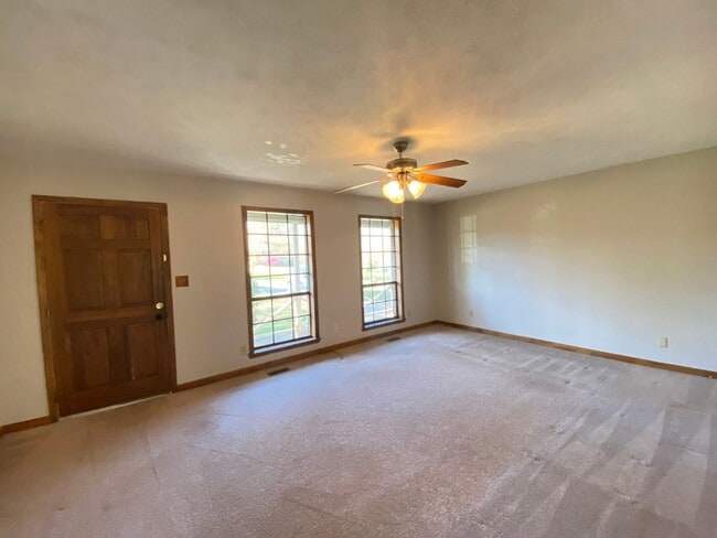 Building Photo - 6414 Permita Court