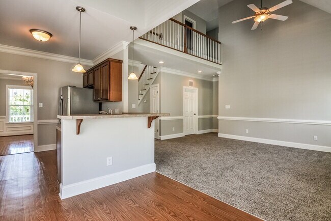 Building Photo - 3011 Watsonia Dr