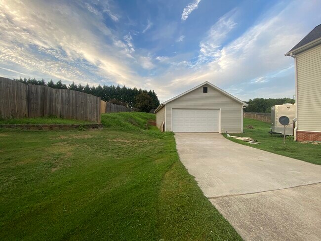 Building Photo - 73 Ryans Run