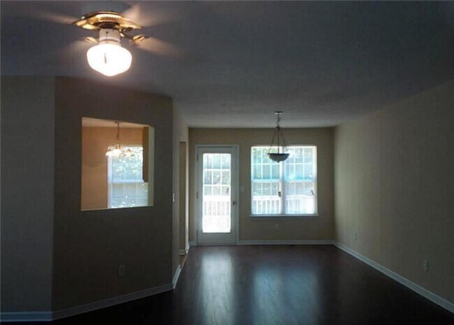 Foto del edificio - 2929 Edgefield Ct SW