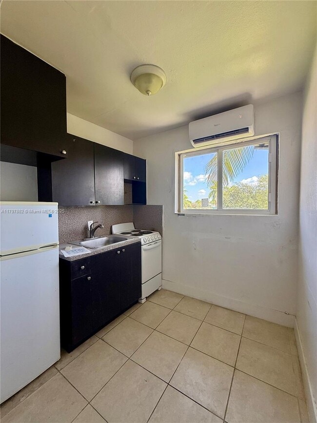 Building Photo - 5305 Biscayne Blvd