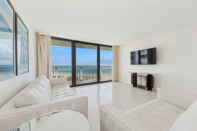 Foto del edificio - 3000 N Ocean Dr