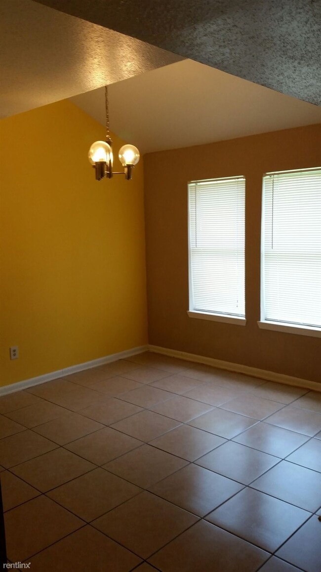 Building Photo - 12294 Wild Pine Dr