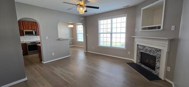 Foto del edificio - 848 Parkland Pl