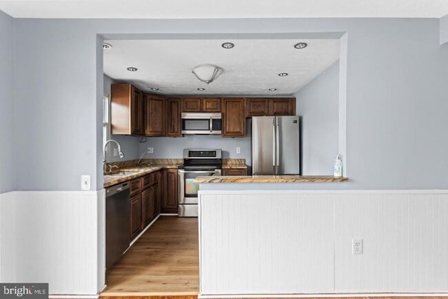 Building Photo - 8018 Covington Ave