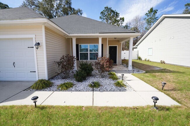 Foto del edificio - Available Soon!