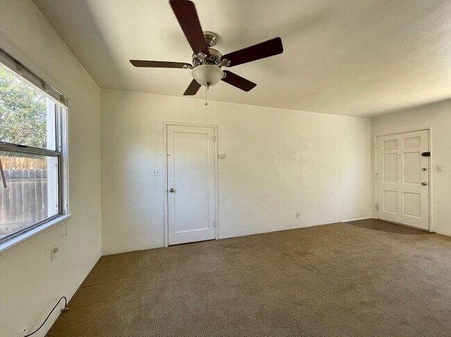 Building Photo - D Street, 1610-1612