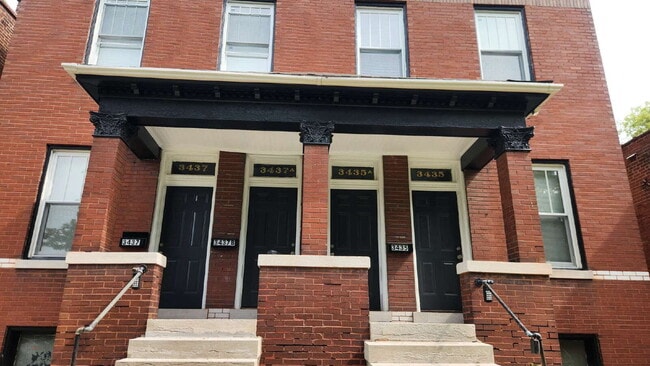 Building Photo - 3437 Alberta St