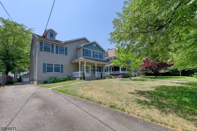 Building Photo - 204 Lorraine Ave