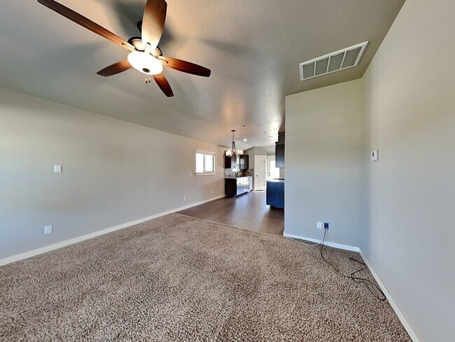 Building Photo - 9424 NW 93rd Terrace