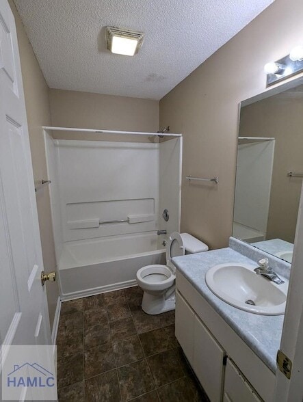 Building Photo - 350 Beverly St