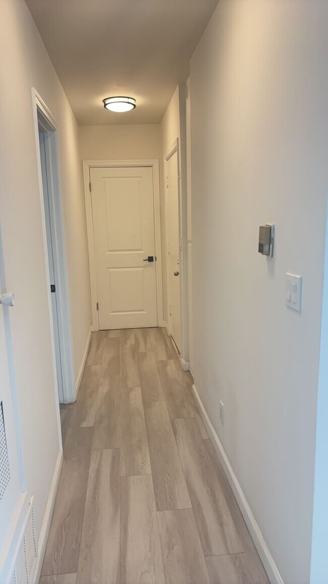 Foto del edificio - 7025 Waite Dr