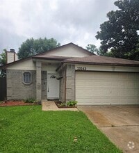 Building Photo - 13143 Pebblewalk Cir N