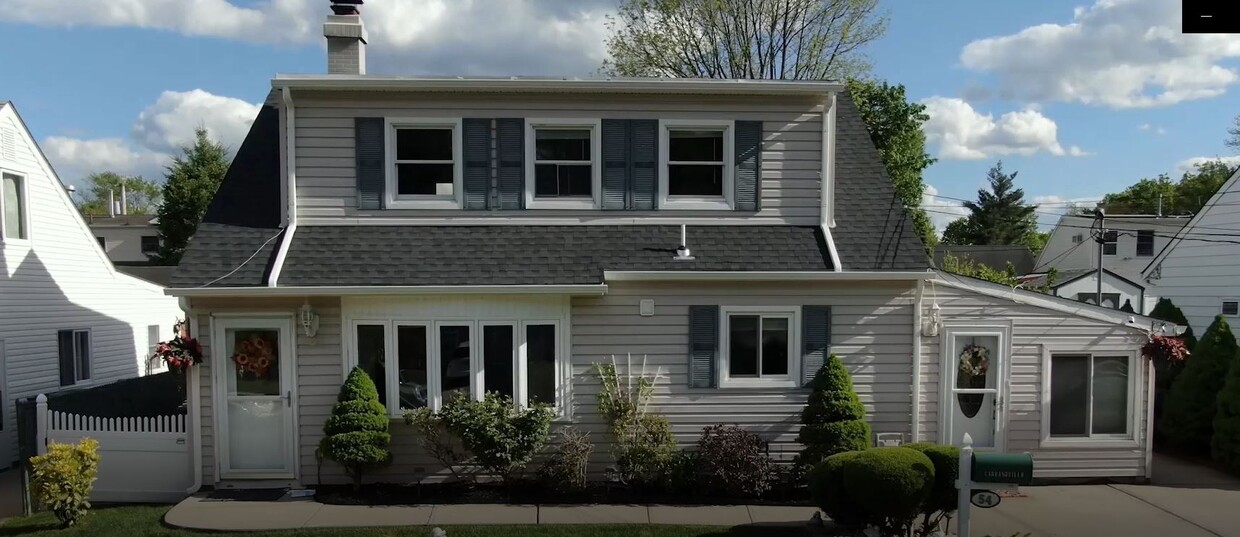 Foto principal - 54 Kendall Dr