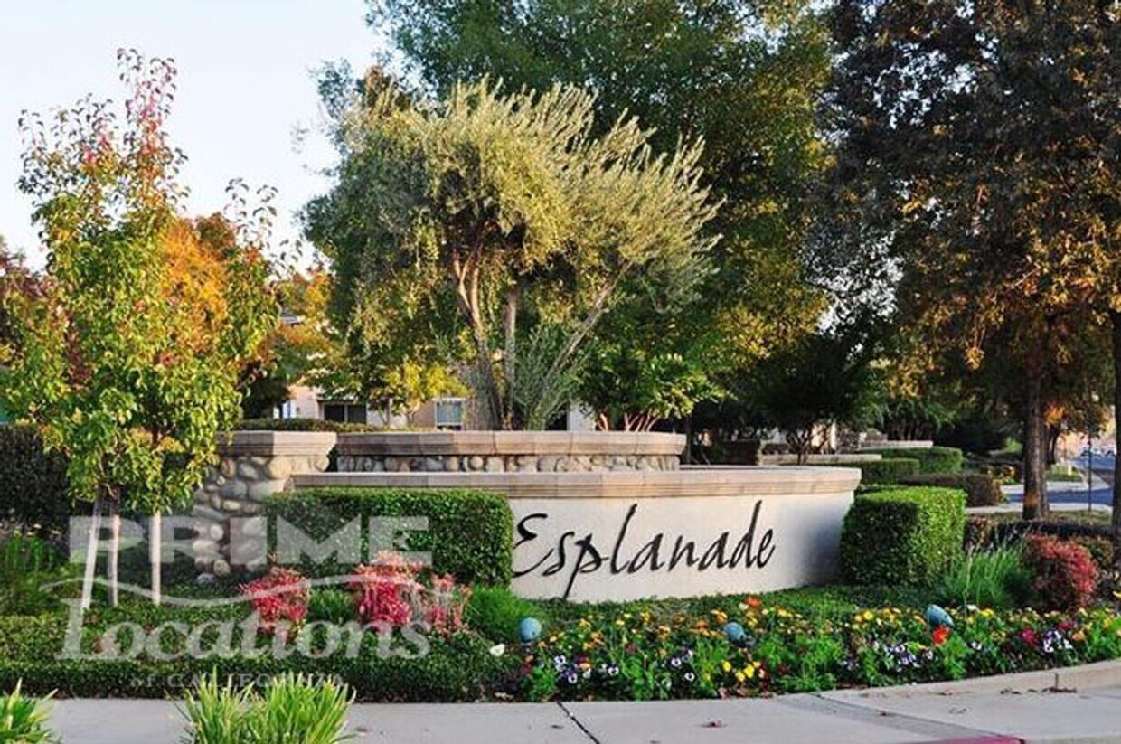 Primary Photo - Superb Folsom location with easy access to...
