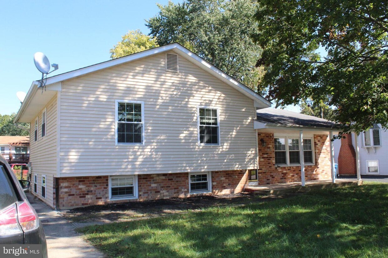 Primary Photo - 190 Scottfield Dr
