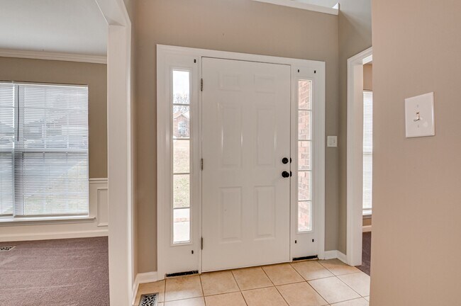 Building Photo - 4866 Orchard Hill Dr